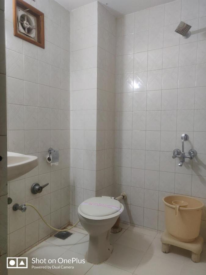 Hotel Grg Вадодара Экстерьер фото