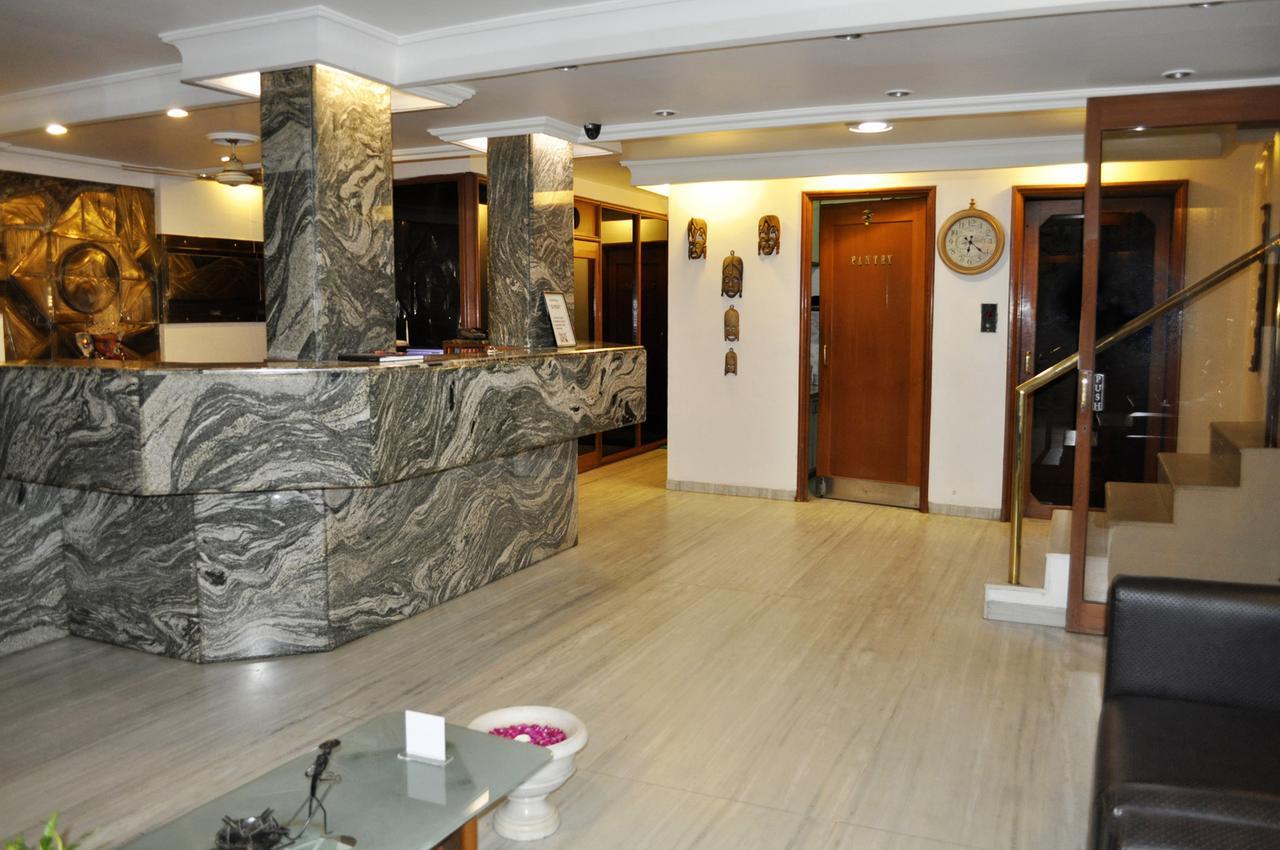 Hotel Grg Вадодара Экстерьер фото