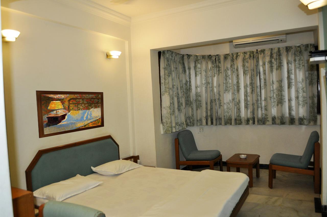 Hotel Grg Вадодара Экстерьер фото